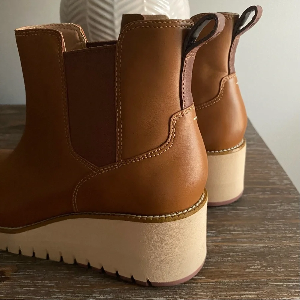 Cole Haan Zerogrand‎ City Wedge Waterproof Ankle Chelsea Boots Booties 9B Tan